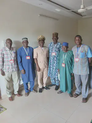 Participants à la rencontre avec le sous-préfet du 6e arrondissement du district de Bamako